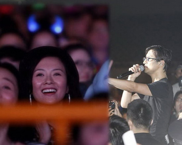 
Uông Phong cầu hôn Chương Tử Di trong concert của mình.
