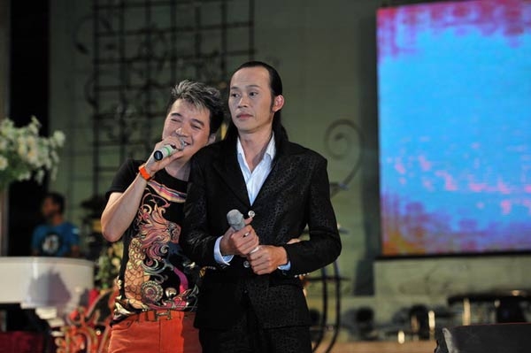Cho đến giờ, Đàm Vĩnh Hưng và Hoài Linh vẫn là đôi bạn thân trong showbiz.