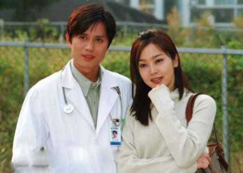 Cuộc tình với Lee Seung Yeon tốn nhiều giấy mực của báo chí.