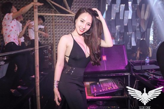 Người hâm mộ và bạn bè của ca sĩ Khắc việt rất mong chờ đám cưới viên mãn của anh cùng bạn gái DJ được tổ chức trong tương lai gần.