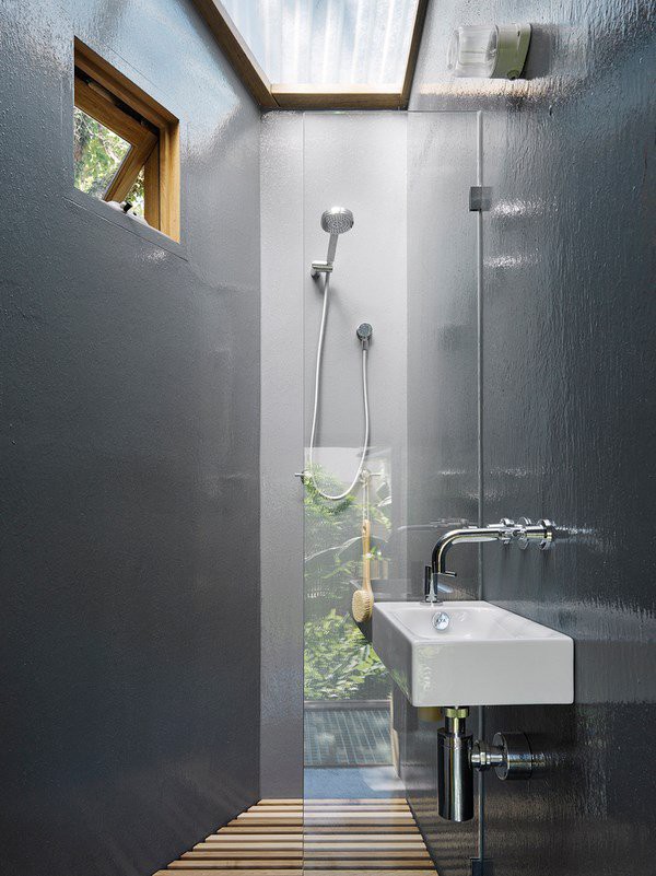 Không gian tắm rửa cũng được bố trí phù hợp để đáp ứng nhu cầu hàng ngày của gia chủ.