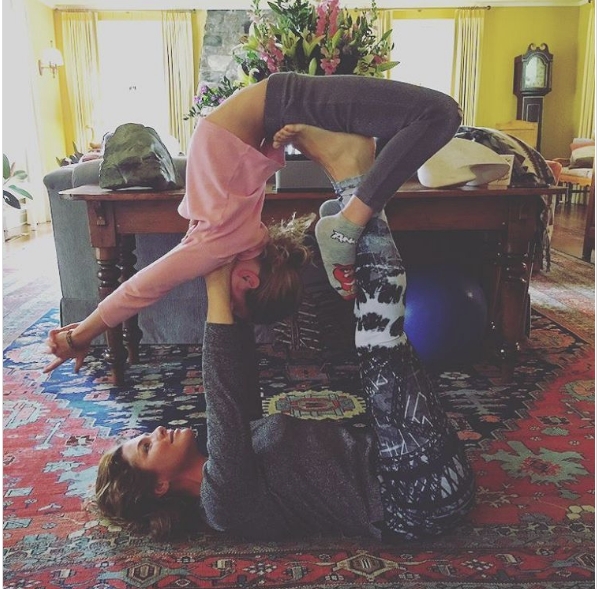 
Người phụ nữ này còn là một người dạy Yoga tài năng.
