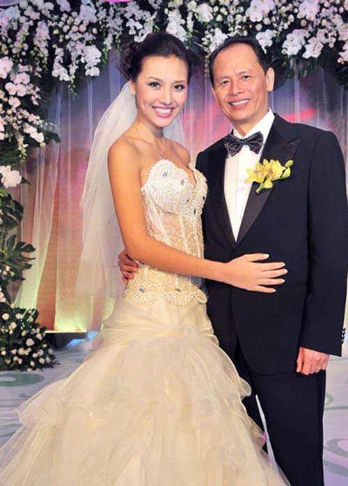 Hình ảnh trong đám cưới của Thanh Tuyền và người chồng đại gia
