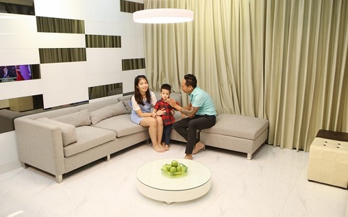 
Ph&ograve;ng kh&aacute;ch với t&ocirc;ng trắng ghi tinh tế.
