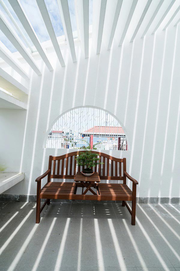 Sân thượng trở thành nơi nghỉ ngơi lý tưởng.