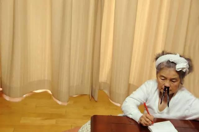 Có một điều không ai ngờ được, tất cả đều do bà tự chụp và không một ai giúp đỡ. (Ảnh: Sohu)