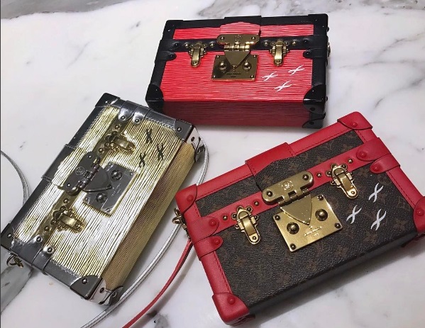 
Calista đặc biệt m&ecirc; t&uacute;i x&aacute;ch.
