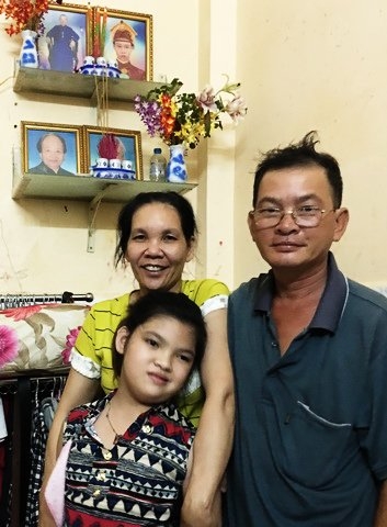 Vợ chồng anh Bảo Tài và bé Thanh Tuyền