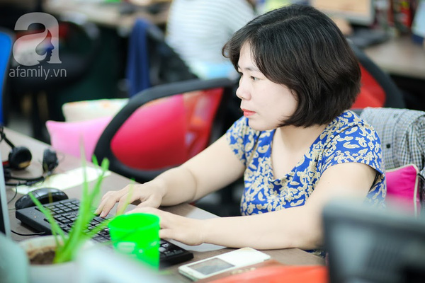 Kh&aacute;nh Nguyễn l&agrave; một b&agrave; mẹ c&ocirc;ng sở kh&aacute; kh&eacute;o l&eacute;o, nhanh nhẹn, m&ecirc; kinh doanh