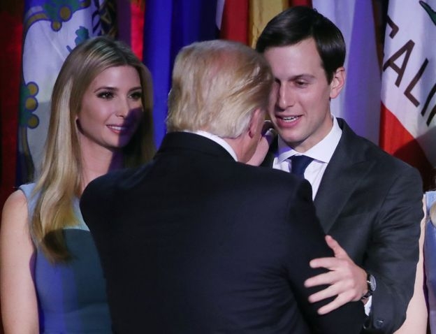 
Ông Trump và con gái Ivanka Trump cùng con rể Jared Kushner (Ảnh: Getty)
