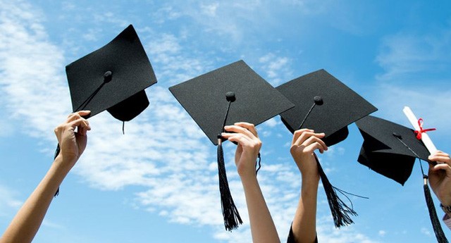 
Nhiều người kh&ocirc;ng dạy cũng chẳng nghi&ecirc;n cứu vẫn mang h&agrave;m GS, PGS . Ảnh minh họa.
