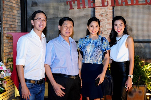 Gia đình mơ ước của Tăng Thành Hà sau khi lên xe hoa về nhà chồng.