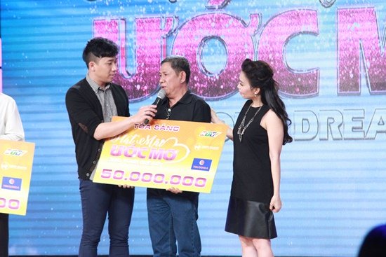 Chú Phước chia sẻ chân thành khiến cho mọi người ở trường quay xúc động.