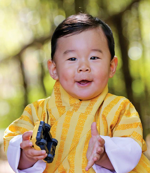 
Hoàng tử Bhutan khi tròn 1 tuổi vào hồi tháng 2 vừa qua.
