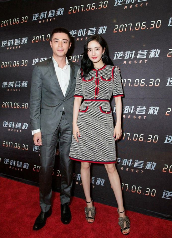 
Ngày 25/6, Hoắc Kiến Hoa có mặt tại Bắc Kinh để dự buổi họp báo ra mắt bộ phim mới Trí mạng đếm ngược. Tác phẩm sẽ ra mắt khán giả tại Đại lục vào 30/6 tới.
