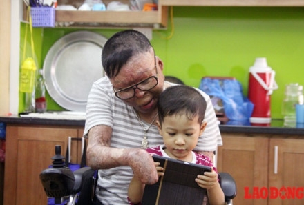 Con chính là động lực lớn nhất giúp anh vượt qua mọi khó khăn trong cuộc sống. Ảnh: Cường Ngô