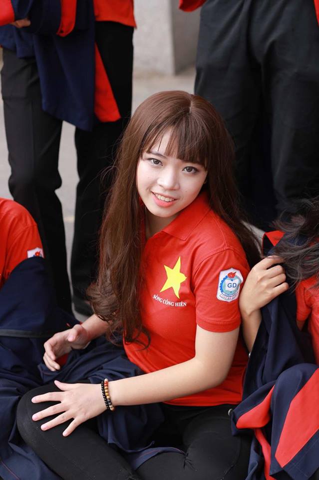 Cô gái may mắn được giao lưu trực tiếp với Sơn Tùng tối qua.