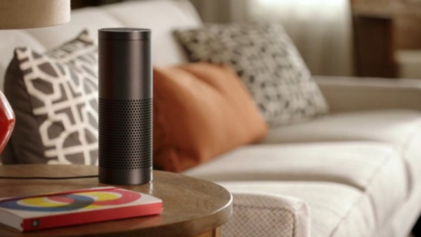 Loa thông minh điều khiển bằng giọng nói Amazon Echo.