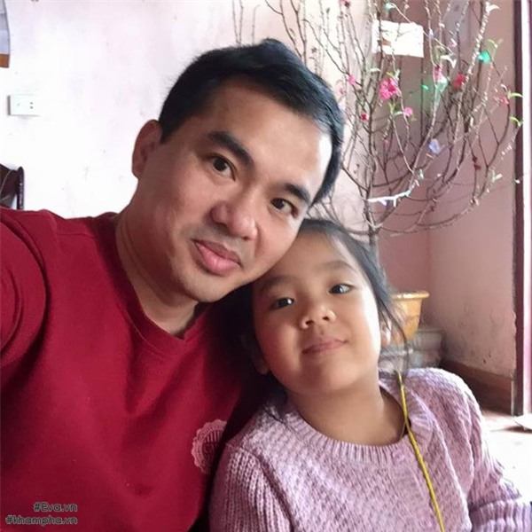 Anh Tuấn và con gái thứ 2 năm nay vào lớp 1.