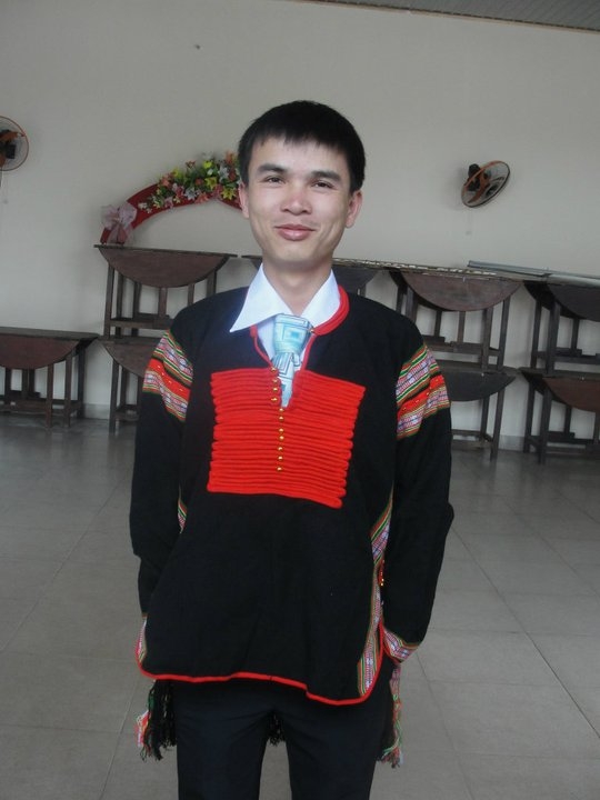Anh Hoàng cho biết mình không hối hận về quyết định từ bỏ “ghế” trưởng phòng để về làm người bán gà.