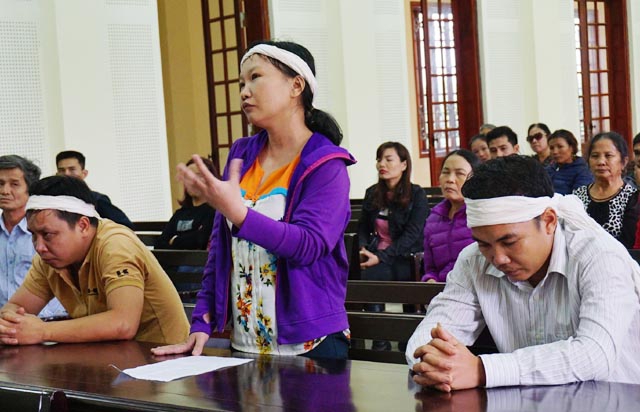 
Đại diện hợp pháp của bị hại cho rằng cơ quan công tố đã bỏ lọt tội phạm, truy tố tội danh Giết người đối với Hồ Thị Huệ là chưa đúng
