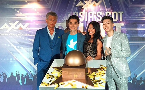 3 giám khảo của Asias Got Talent: David Foster, ca sĩ Rock Anggun và Jay Park.