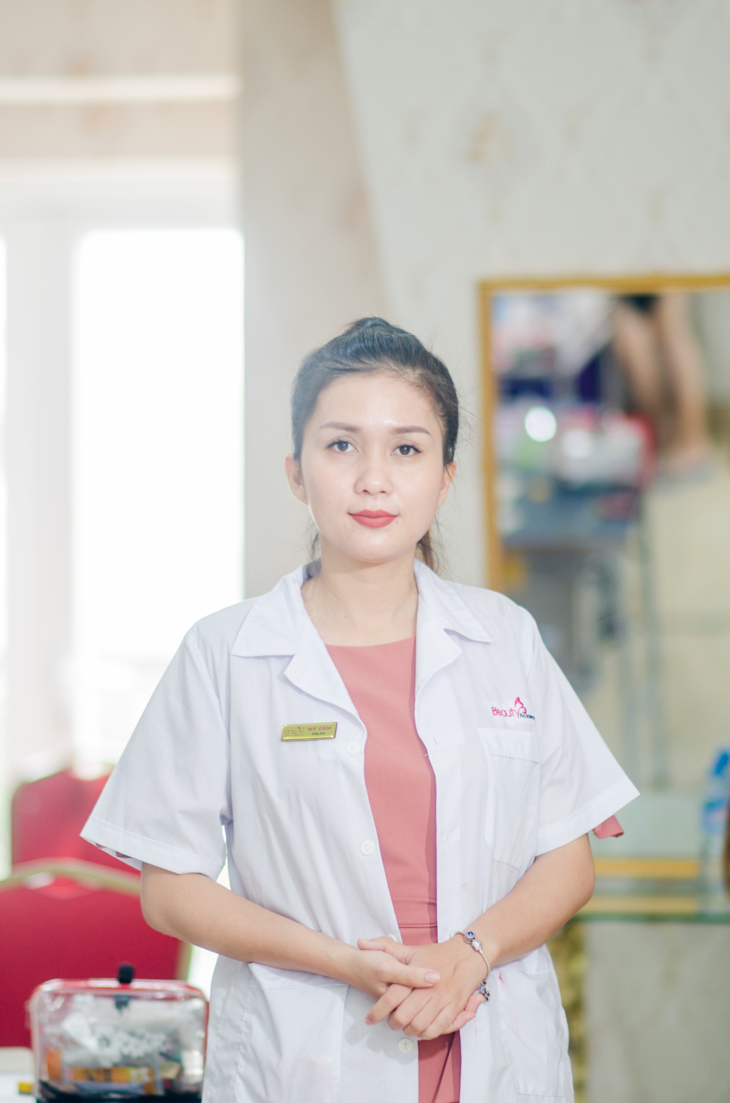 Nhiều phụ nữ thành công với nghề thẩm mỹ và có cuộc sống ổn định