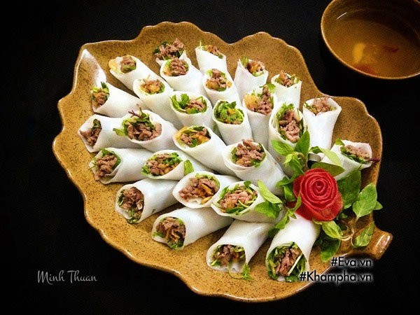 
Chị Minh Thuận rất chăm chút trong việc trình bày món ăn
