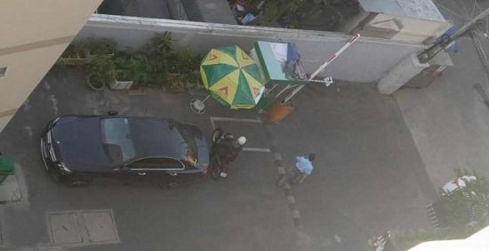 
Hình ảnh chiếc xe của hoa hậu Kỳ Duyên ở chung cư được hàng xóm chia sẻ.
