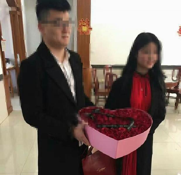 
Trang Sina cho biết, những đám cưới vài triệu tệ đến vài trăm triệu tệ ở Phúc Kiến là chuyện như cơm bữa.
