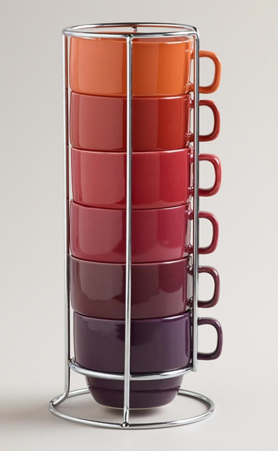 Chiếc giá kim loại đặc biệt giúp bạn có thể xếp chồng bộ 6 chiếc cốc.