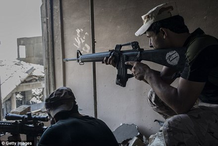 
Quân đội Iraq hiện đang nỗ lực giành lại khu vực Old City từ tay IS. Ảnh: Getty Images
