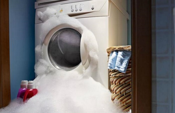 Không nên sử dụng bột giặt tay cho giặt máy.