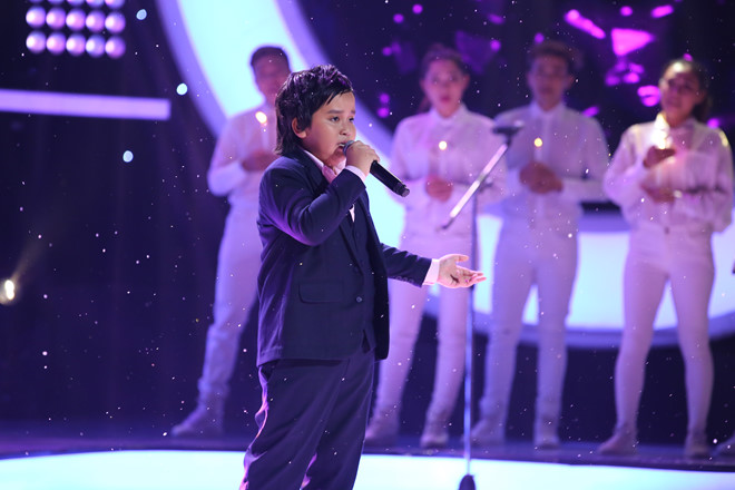 Phiên bản Josh Groban nhí trong ca khúc nổi tiếng You Raise Me Up.