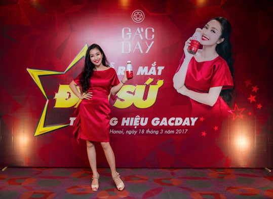 
Ốc Thanh V&acirc;n trong lễ ra mắt Đại sứ thương hiệu Gacday hồi th&aacute;ng 3/2017. Ảnh: IT.
