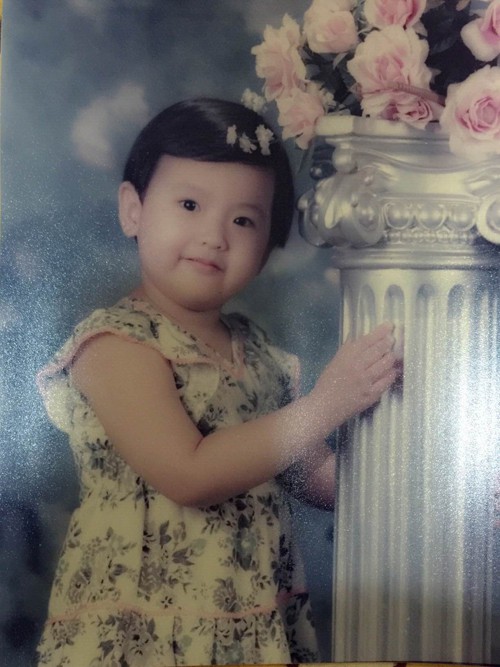 
Theo năm th&aacute;ng, hot boy Kh&aacute;nh Ng&acirc;n c&agrave;ng bộc lộ n&eacute;t nữ t&iacute;nh khi biết tạo d&aacute;ng điệu đ&agrave; trước ống k&iacute;nh.
