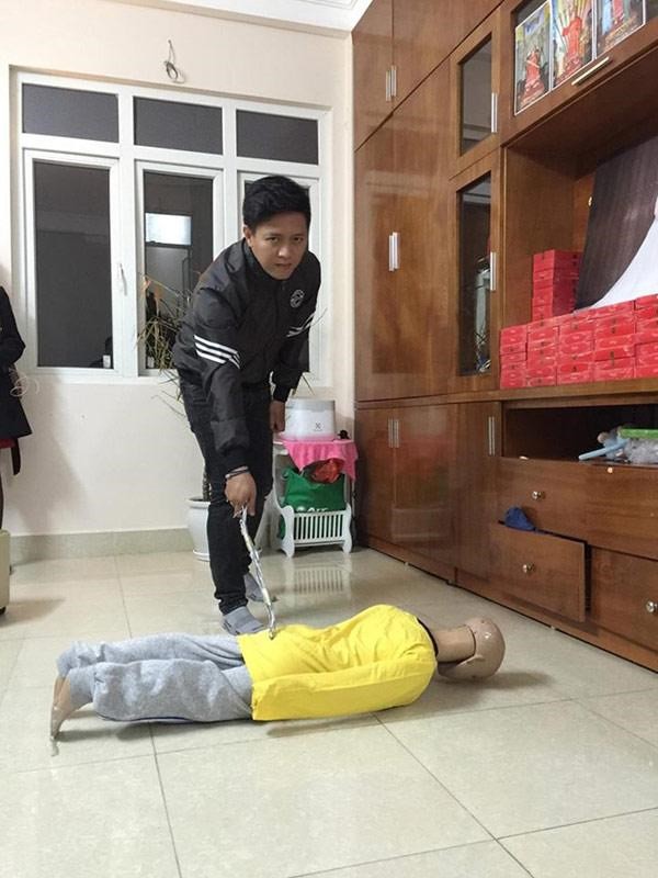 
Trần Hoài Nam mô tả hành vi bạo hành con trai
