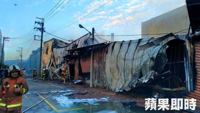Hiện trường vụ cháy sau khi được khống chế. Ảnh: Apple Daily.