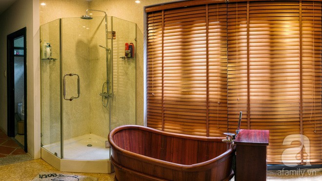 Phòng tắm phảng phất nét hiện đại.