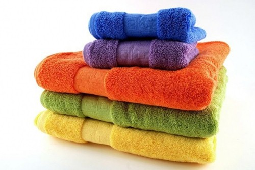Sau khi giặt khăn tắm, hãy giặt kỹ lại một lần nữa bằng nước muối, khăn tắm của bạn sẽ sạch và mới hơn.