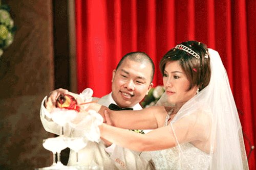 
Hải Anh và bà xã Minh Nguyệt cưới nhau ở thời điểm anh vẫn còn đang loay hoay lập nghiệp.
