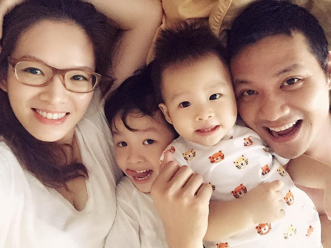  Gia đ&igrave;nh hạnh ph&uacute;c của Đan L&ecirc;. 