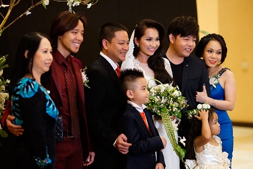 
Đám cưới của Kim Hiền và chồng thứ 2 tại Mỹ.
