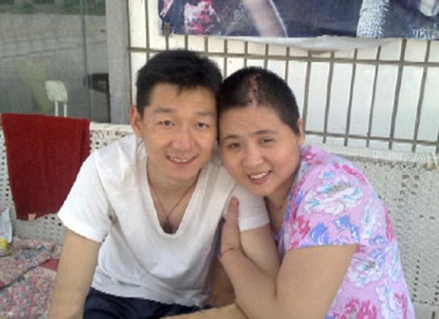 
Xiaoxi đã dần hồi phục nhờ vào tình yêu và sự chăm sóc của chồng.

