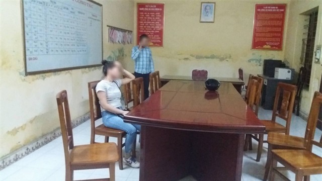 Cả 2 được mời về phường giải quyết.