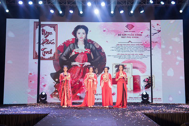 Cảm xúc như vỡ òa khi những bản nhạc phim Hoàn Châu cách cách, Như Ý - Cát Tường vang lên rộn rã