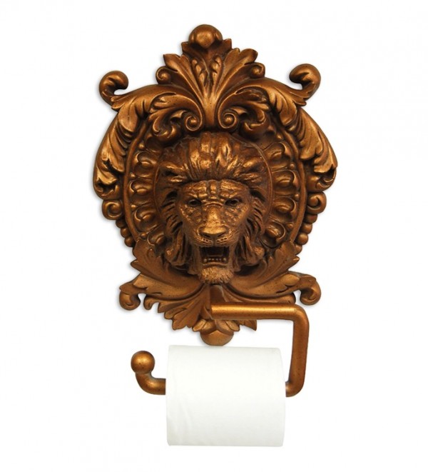 Hãy tạo một sự truyền thống trong nhà vệ sinh của bạn bằng cách trang trí chú sư tử được đúc bằng vàng cổ này. Tất cả các đường nét chạm khắc đều mang hơi hướng cổ điển.