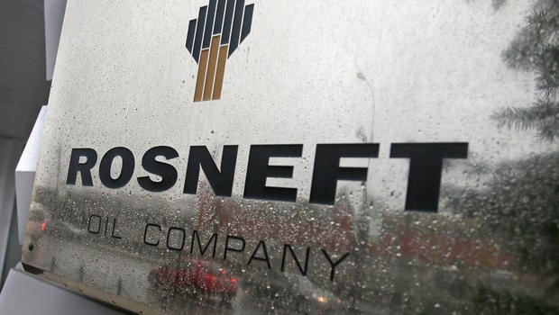 Năm 2013, khi công ty quốc doanh Rosneft mua lại TNK-BP, Vekselberg bỏ túi 7 tỷ USD. Ảnh: CBS News.