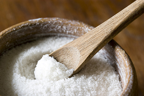 
Muối, bột canh dùng ướp hoặc nêm khi nấu canh (ảnh minh họa)
