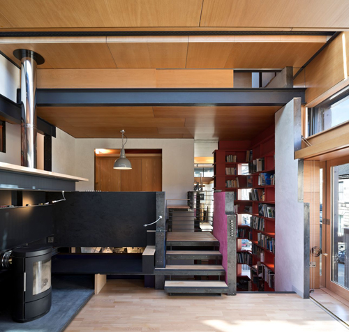 Nhà nhỏ nhưng thiết kế lệch tầng cùng nội thất thông minh giúp chủ nhà tận dụng tối đa không gian ở.